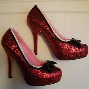 Red sparkly pumps